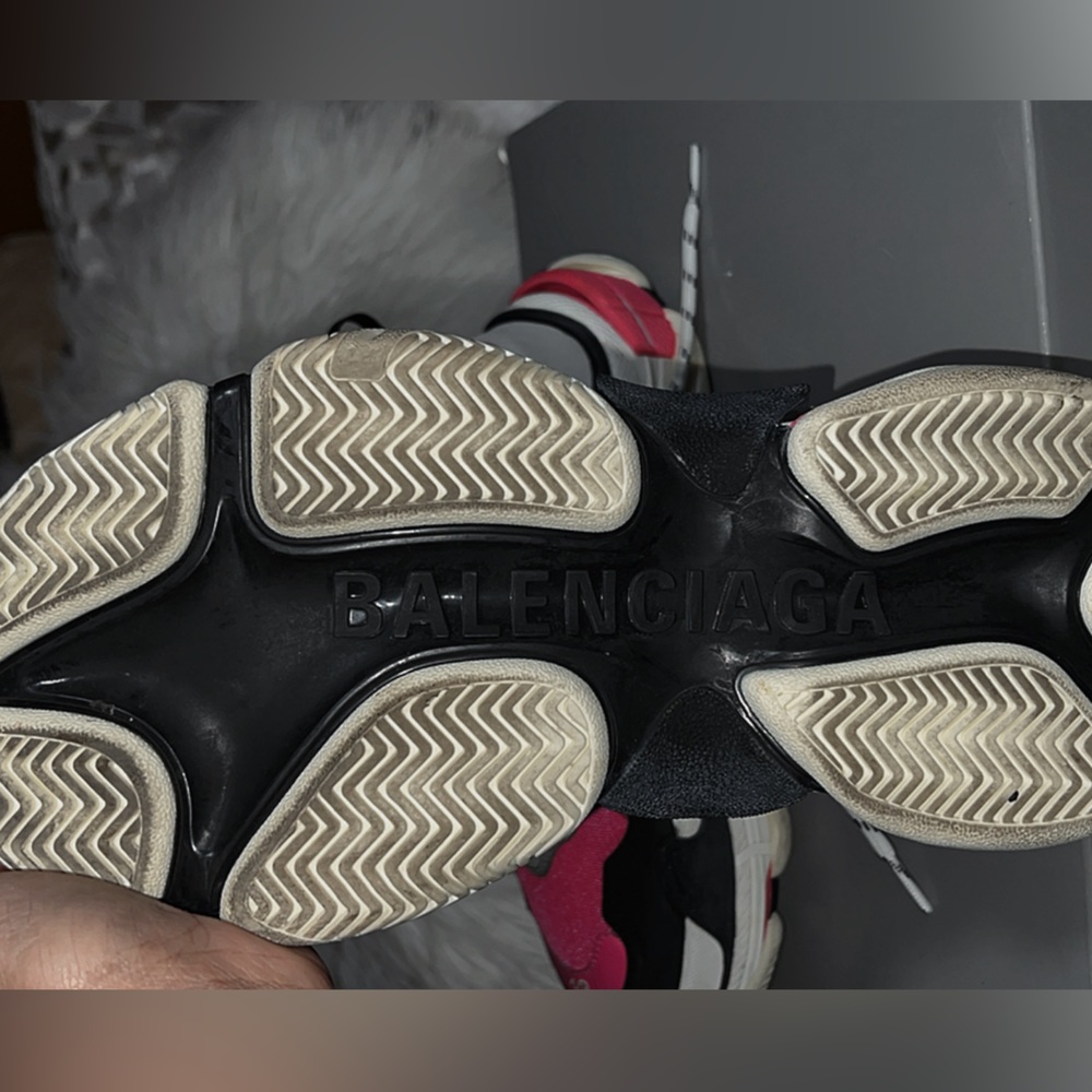 Triple S balenciaga sneakers - Picture 3 of 5